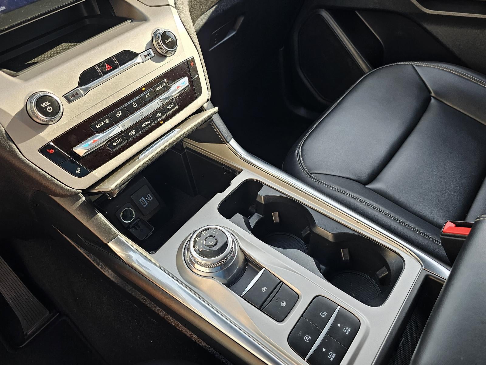 2024 Ford Explorer XLT RWD