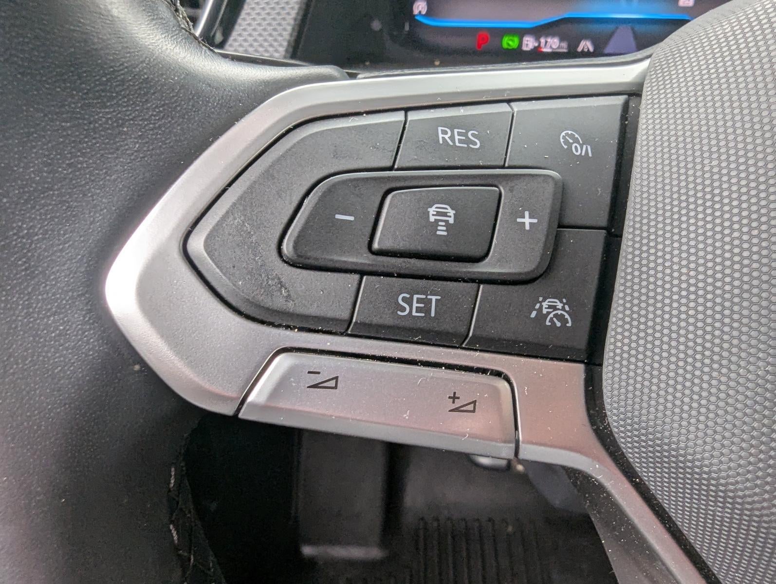 2024 Volkswagen Atlas Cross Sport 2.0T SEL R-Line 4MOTION