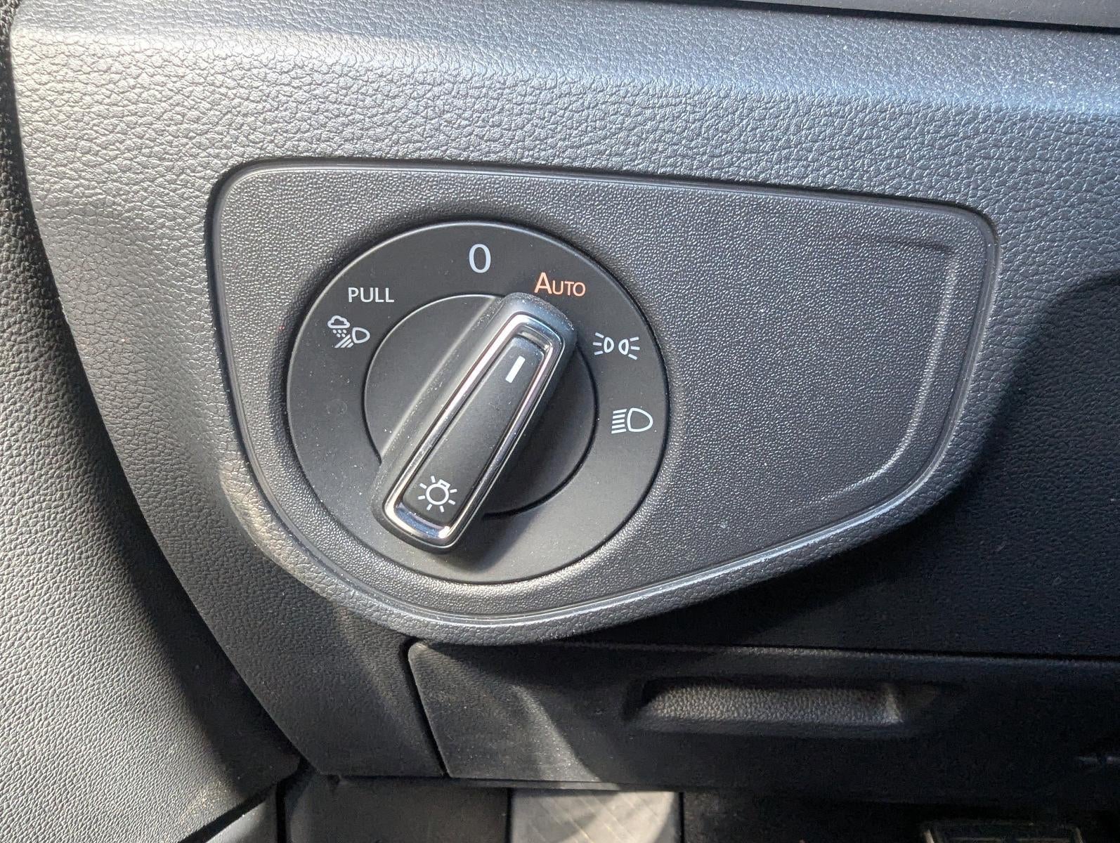 2023 Volkswagen Atlas Cross Sport 3.6L V6 SEL Premium R-Line 4MOTION