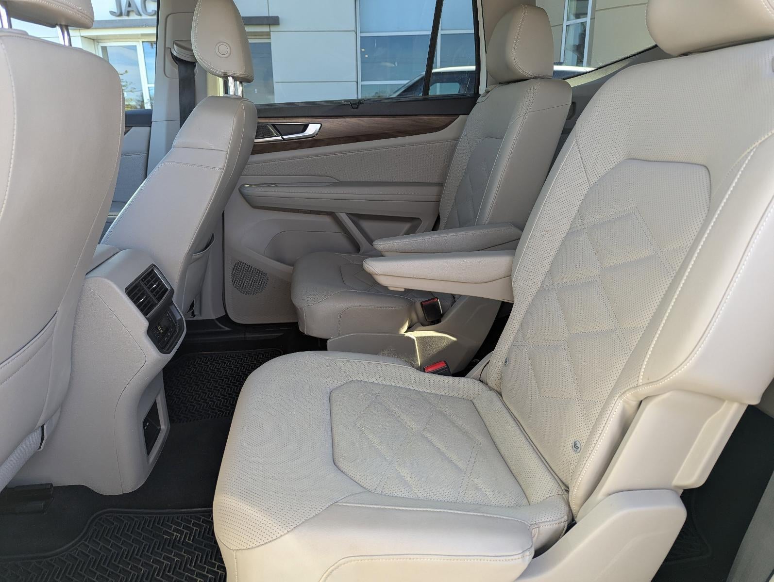 2024 Volkswagen Atlas 2.0T SE w/Technology FWD