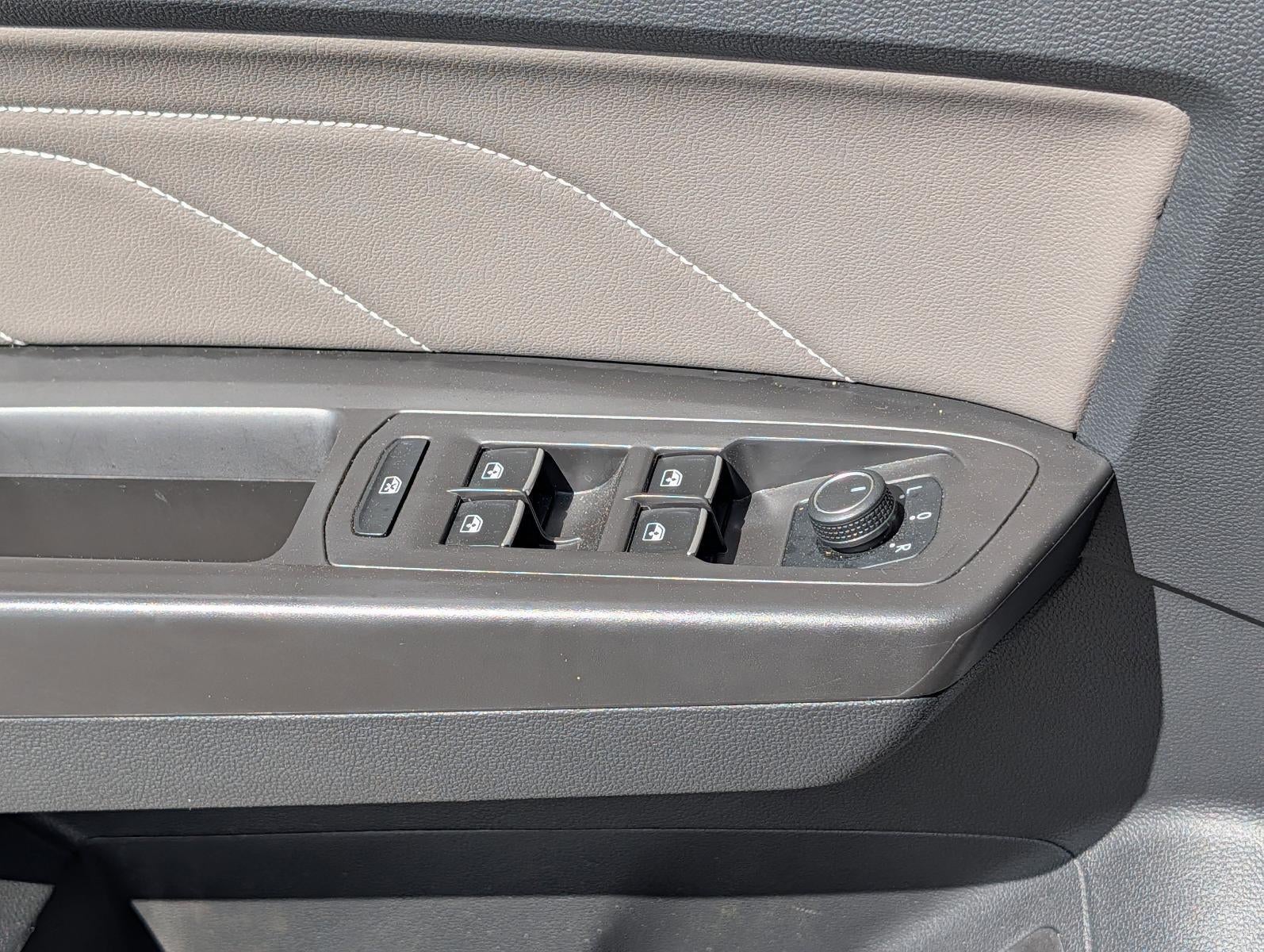 2023 Volkswagen Atlas 3.6L V6 SE w/Technology FWD