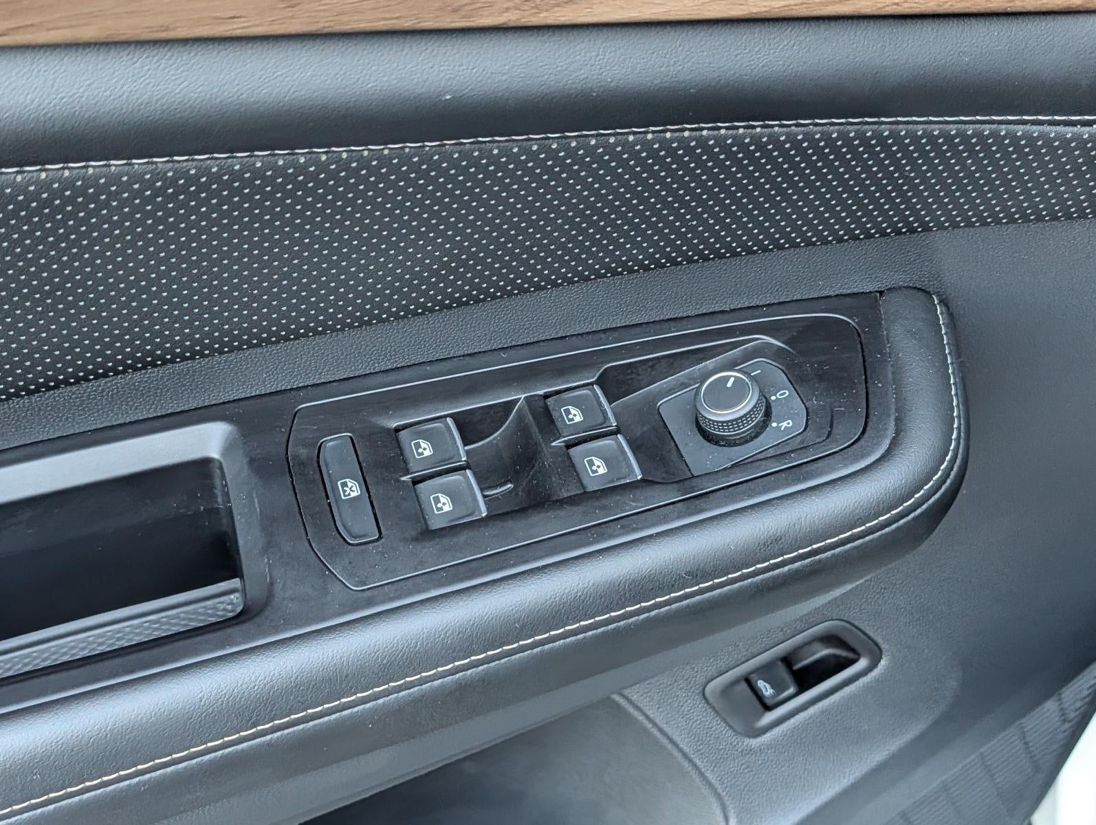 2024 Volkswagen Atlas 2.0T SE w/Technology FWD