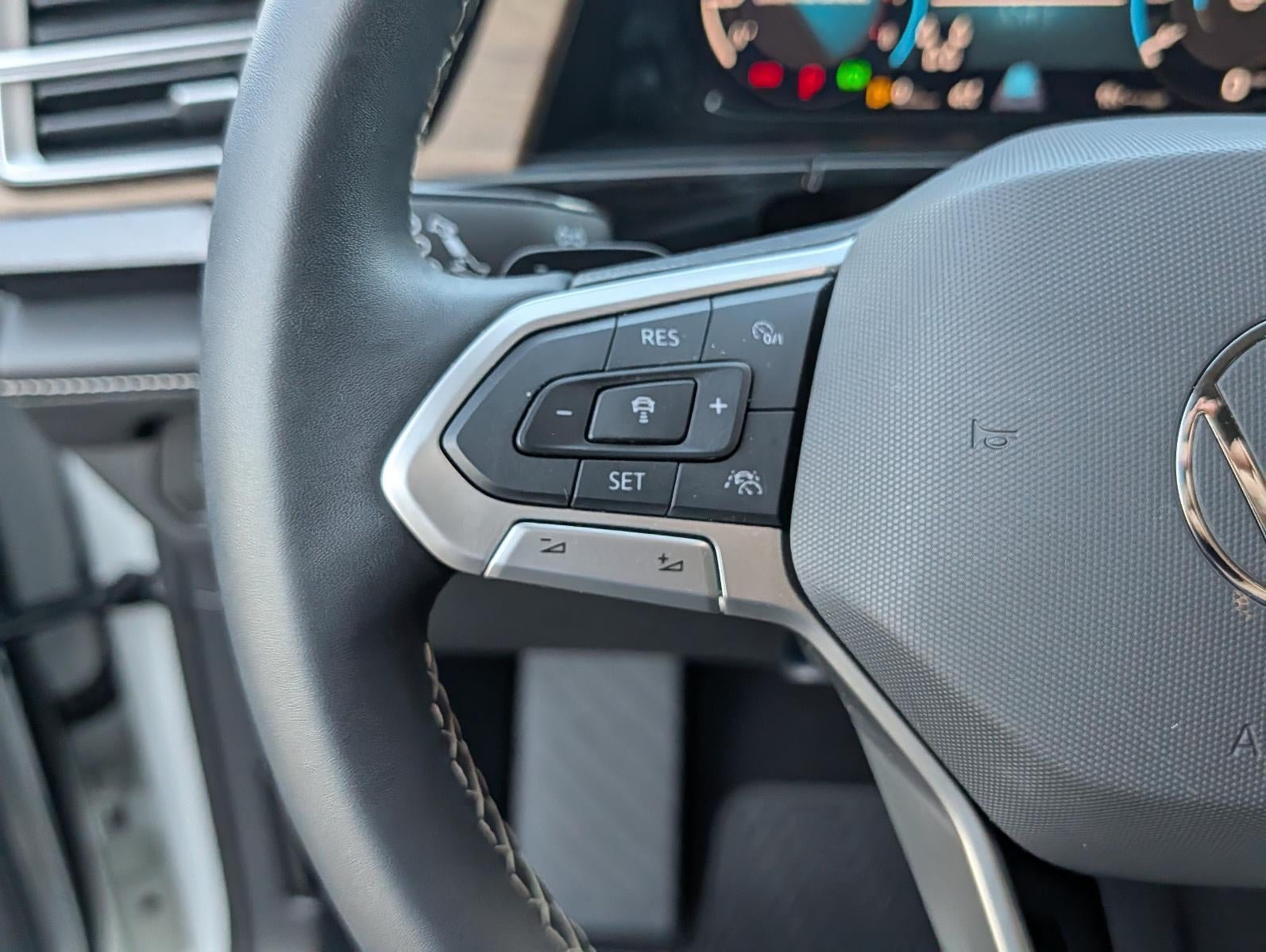 2024 Volkswagen Atlas 2.0T SE w/Technology FWD