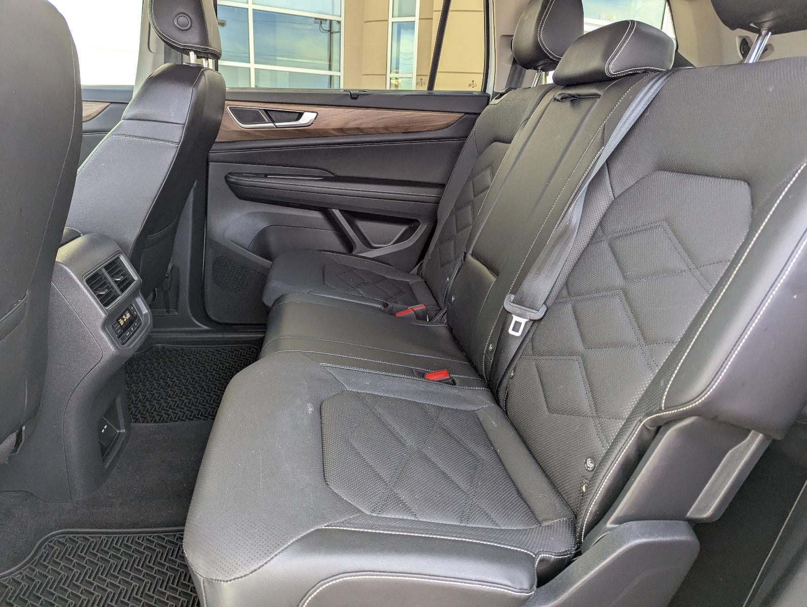 2024 Volkswagen Atlas 2.0T SE w/Technology FWD