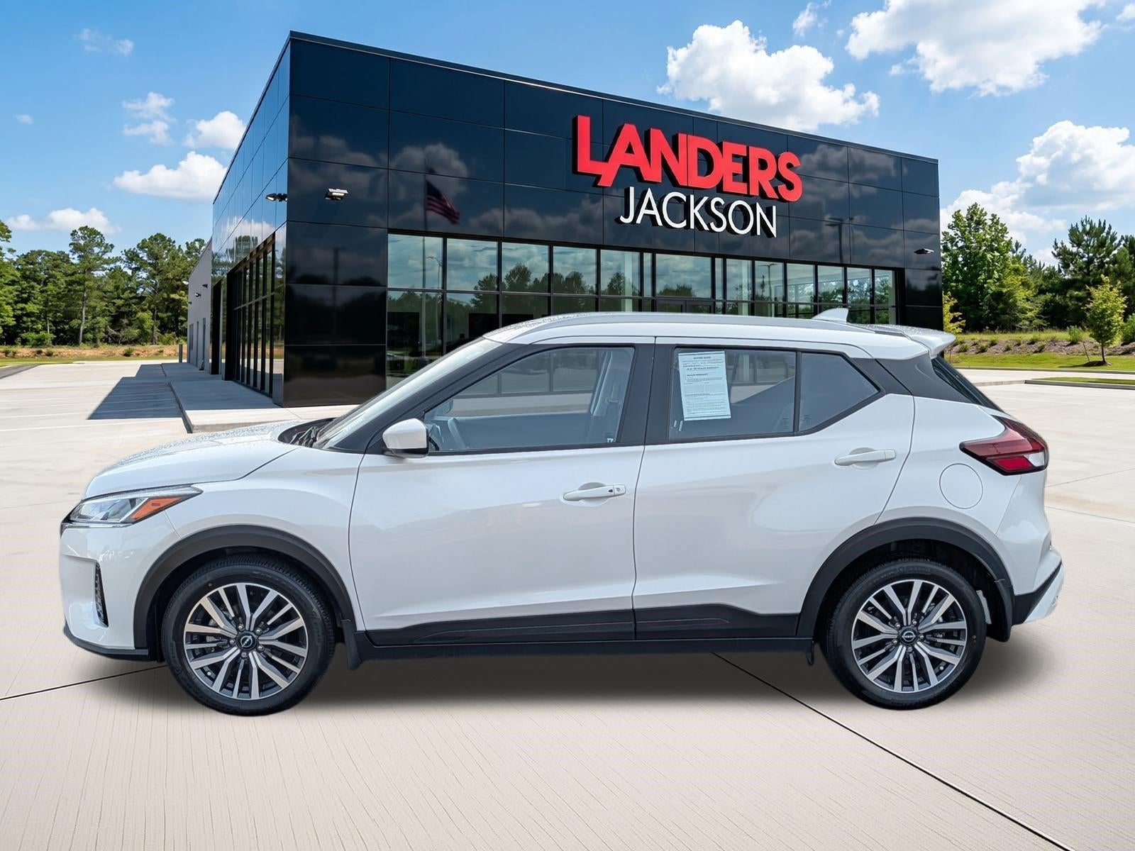 2023 Nissan Kicks SV FWD