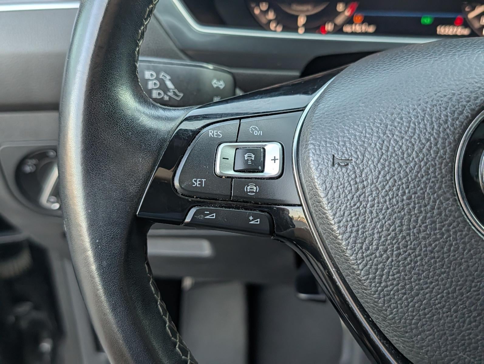 2019 Volkswagen Tiguan 2.0T SEL R-Line 4MOTION