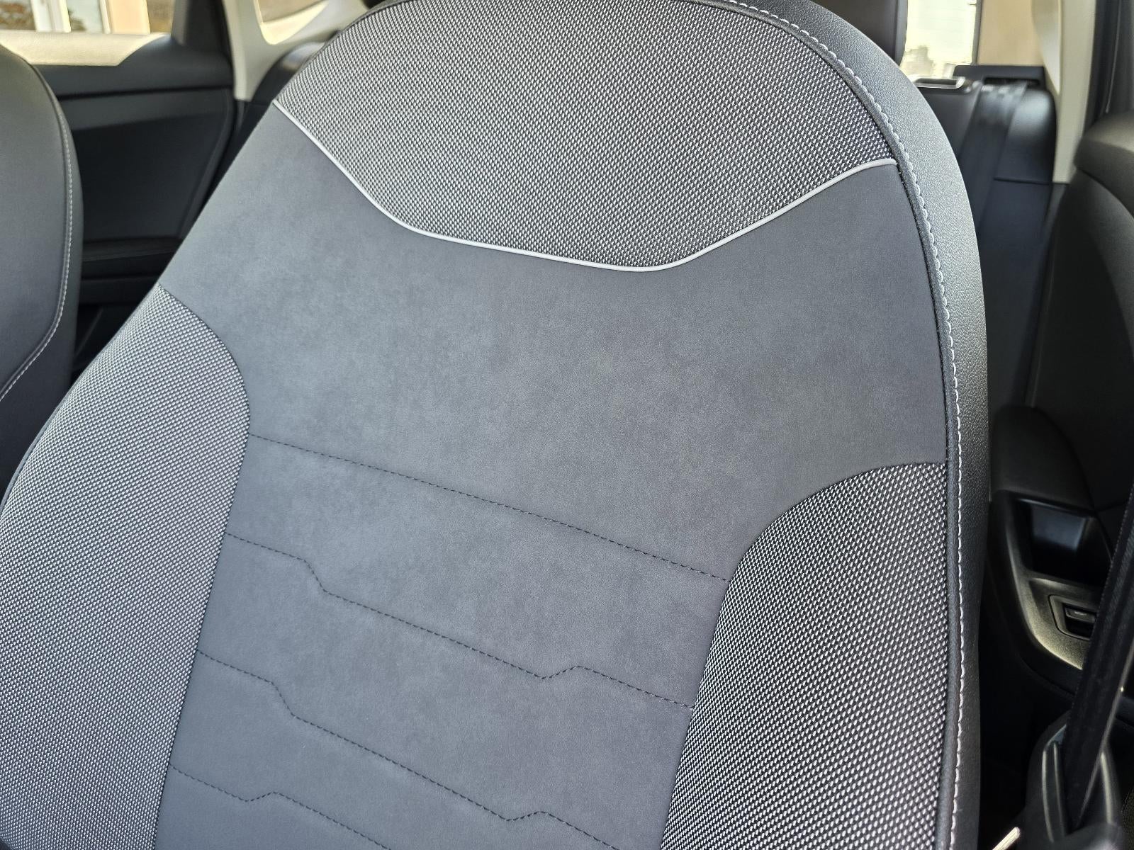 2025 Volkswagen Taos SE Black FWD