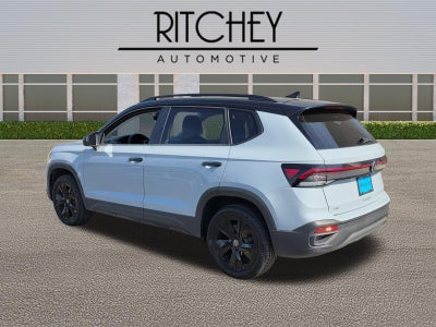 2025 Volkswagen Taos SE Black FWD