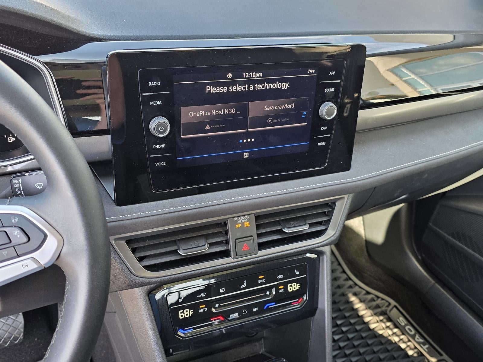 2025 Volkswagen Taos SE Black FWD