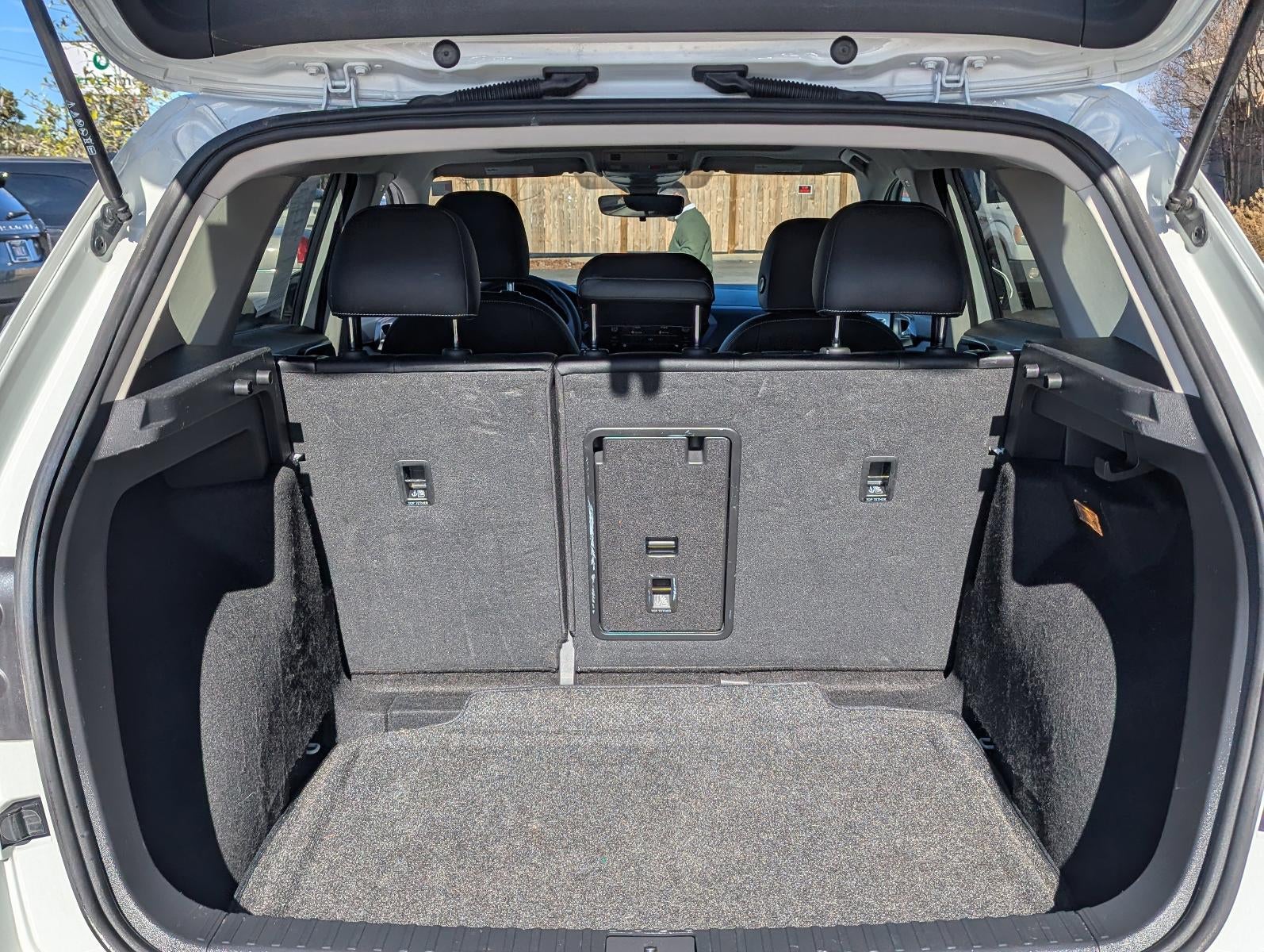 2023 Volkswagen Taos SE FWD