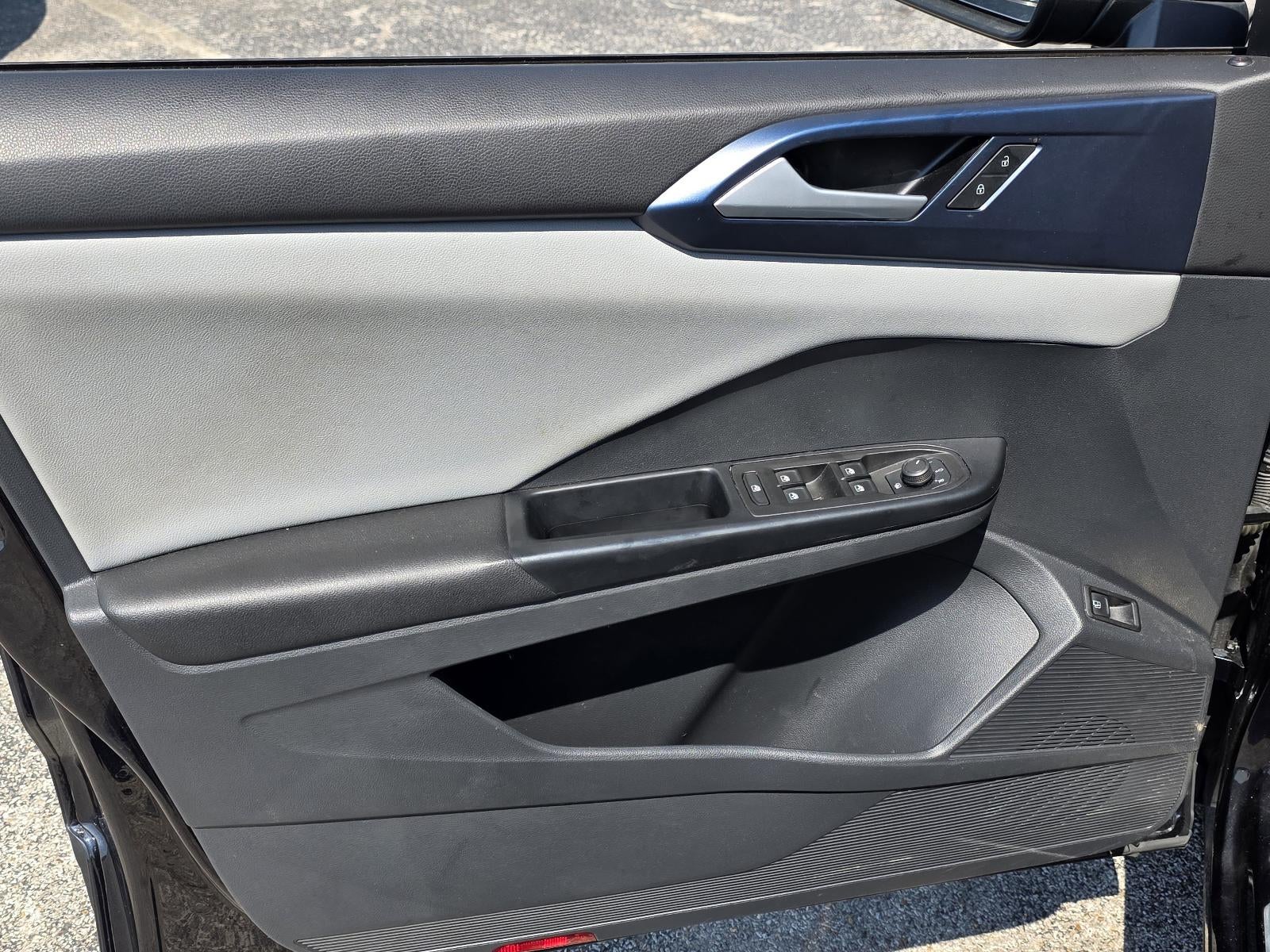 2023 Volkswagen Taos SE FWD