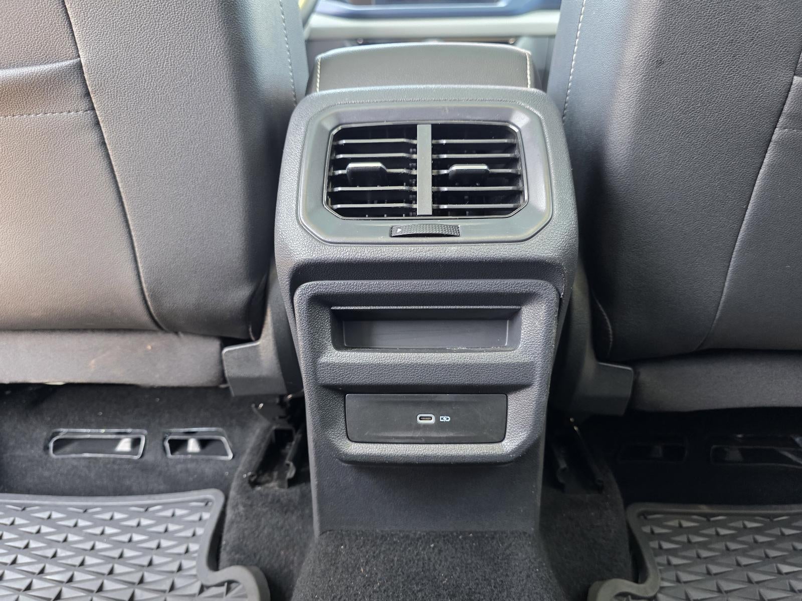 2023 Volkswagen Taos SE FWD