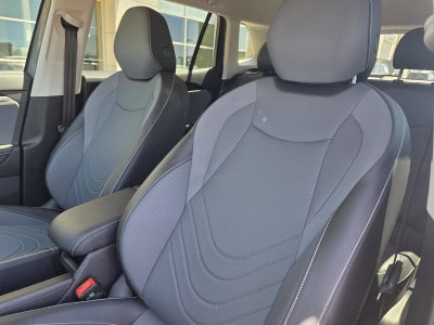 2025 Volkswagen Tiguan 2.0T SE FWD