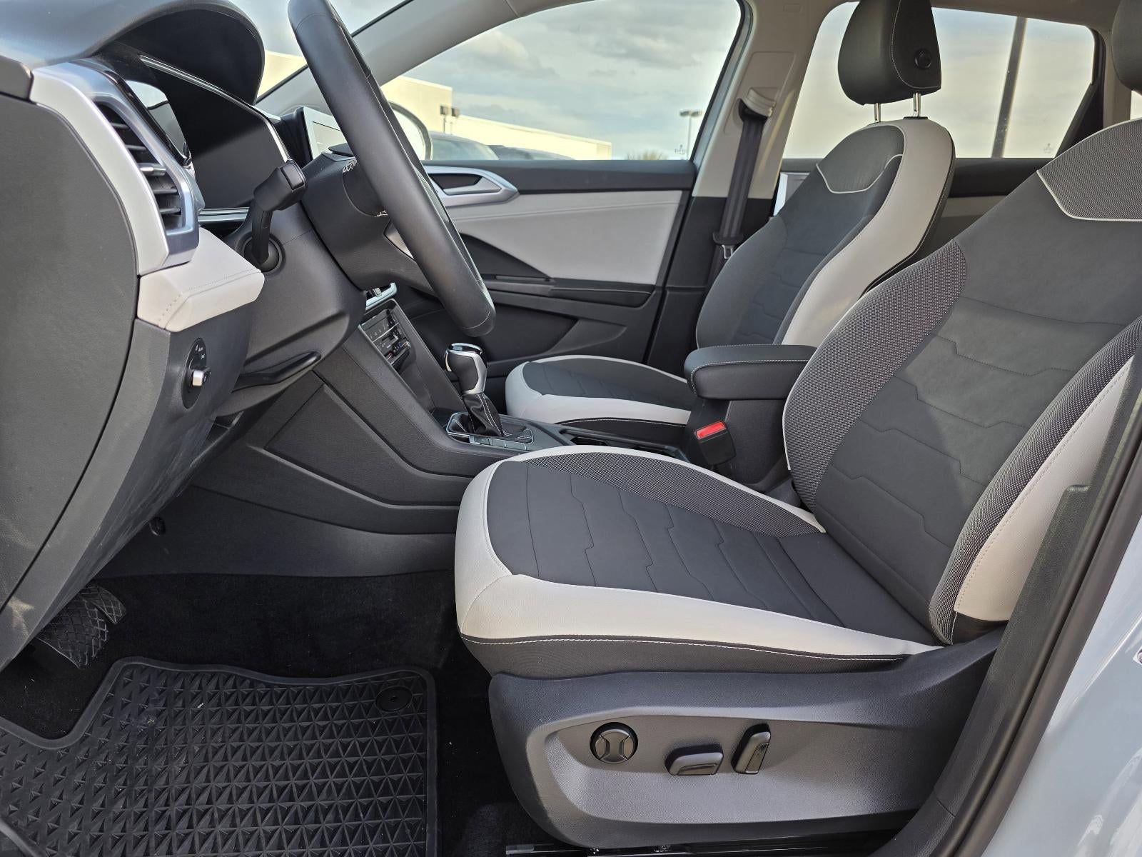 2025 Volkswagen Taos SE FWD