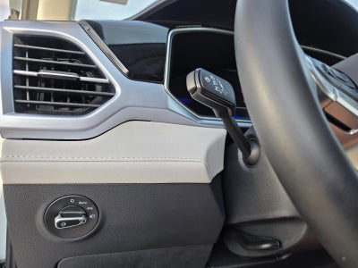 2025 Volkswagen Taos SE FWD