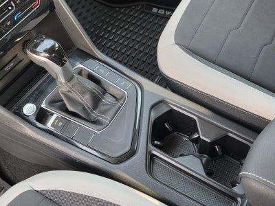 2025 Volkswagen Taos SE FWD