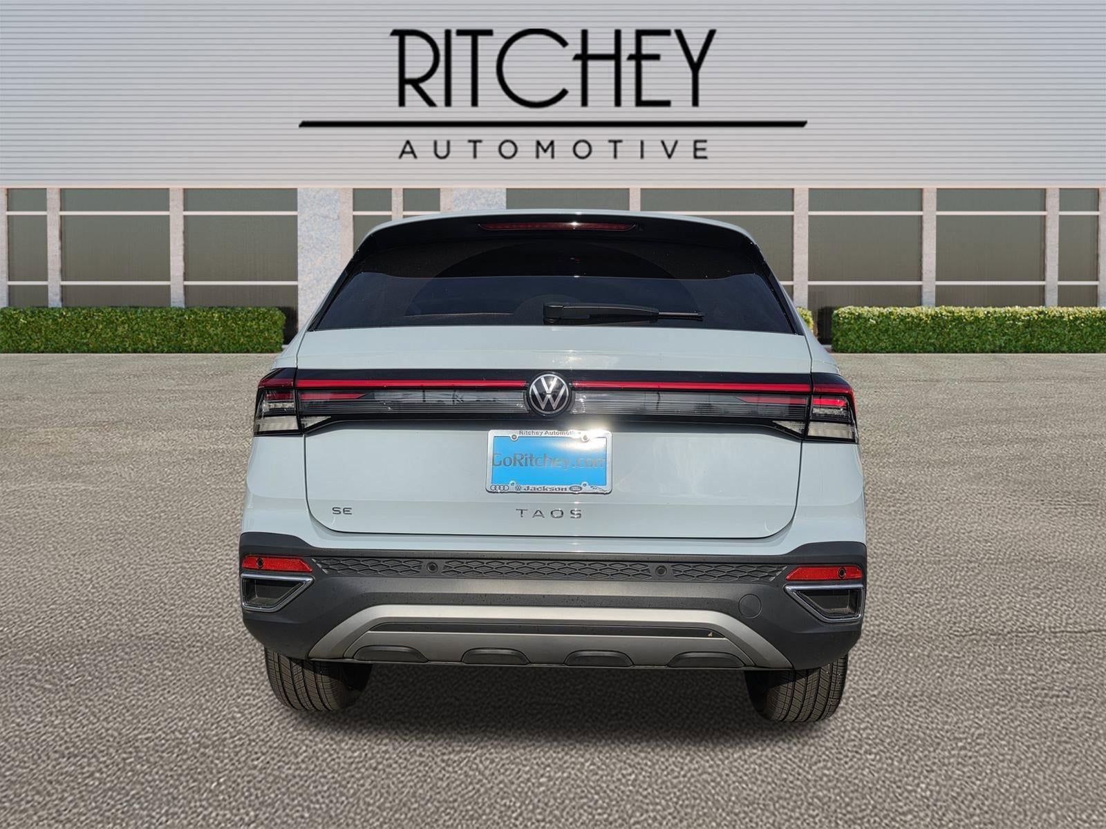 2025 Volkswagen Taos SE FWD