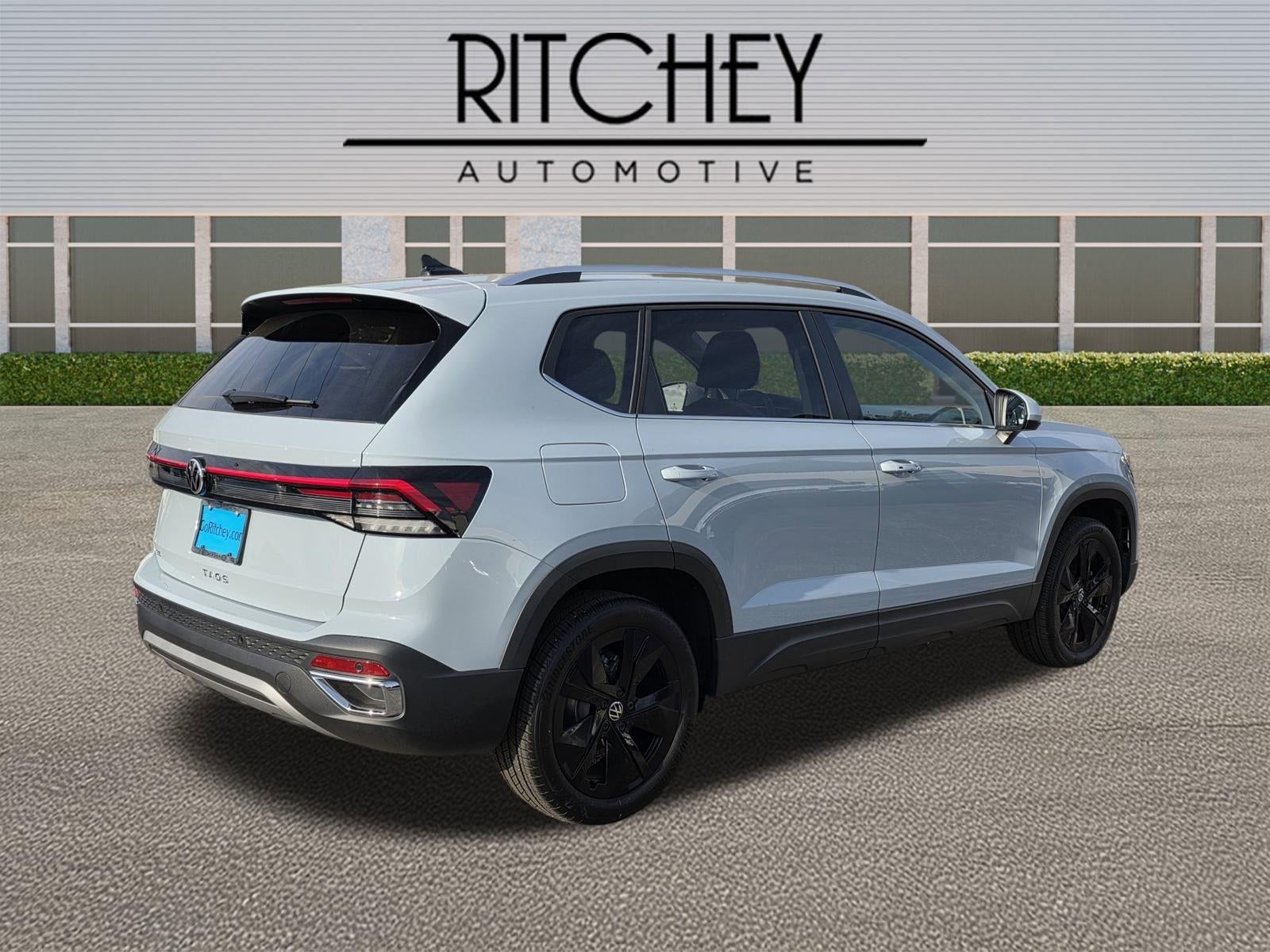 2025 Volkswagen Taos SE FWD