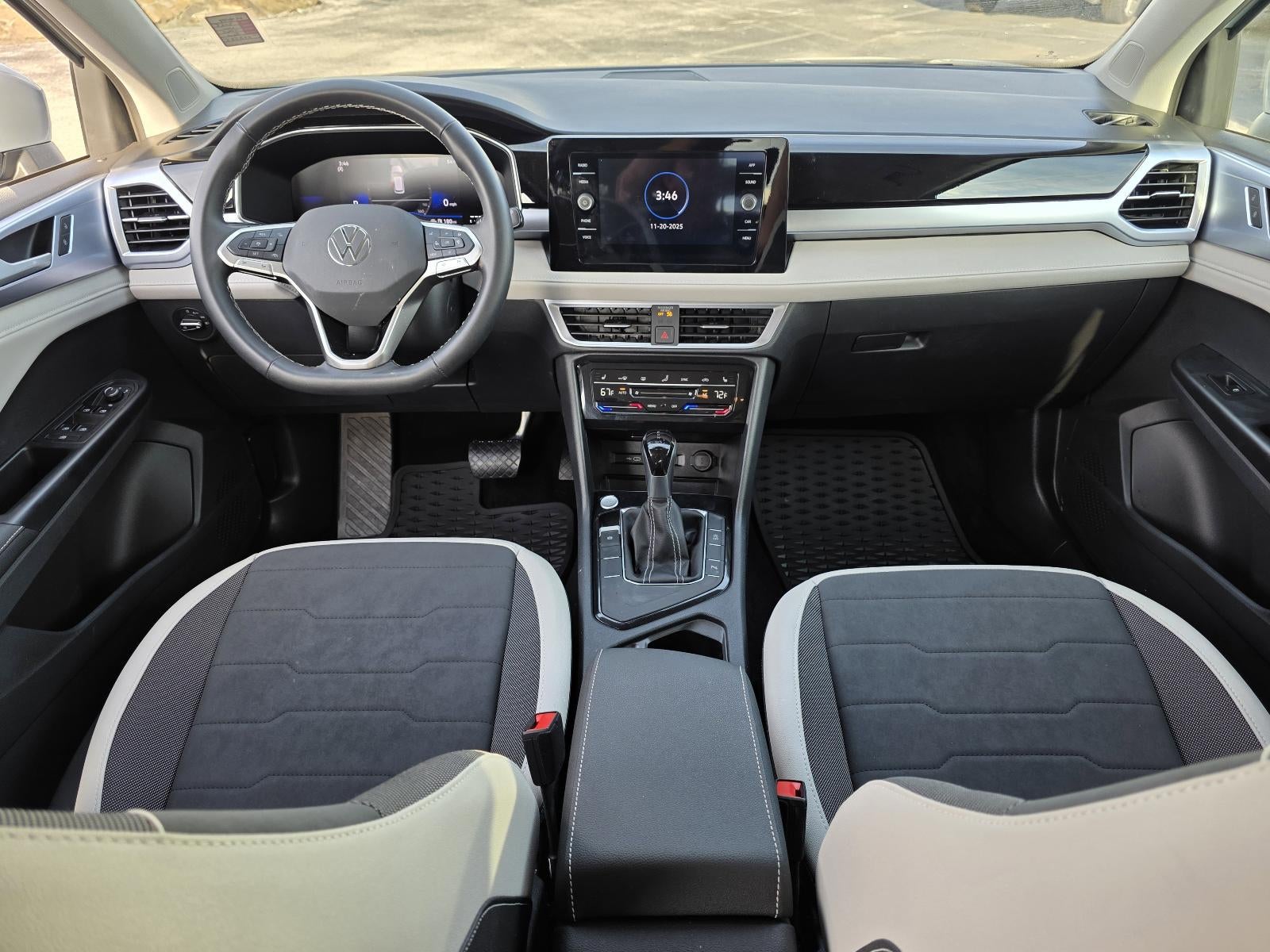 2025 Volkswagen Taos SE FWD