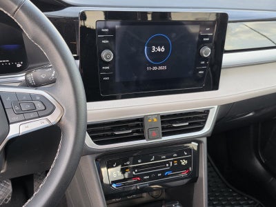 2025 Volkswagen Taos SE FWD