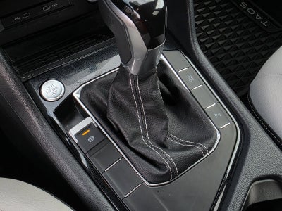 2025 Volkswagen Taos SE FWD