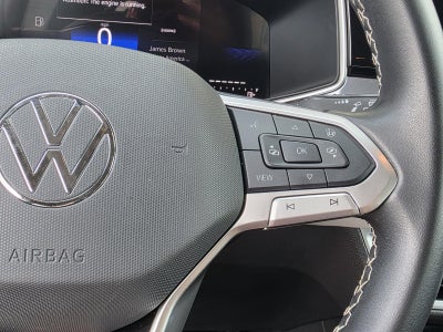 2025 Volkswagen Taos SE FWD