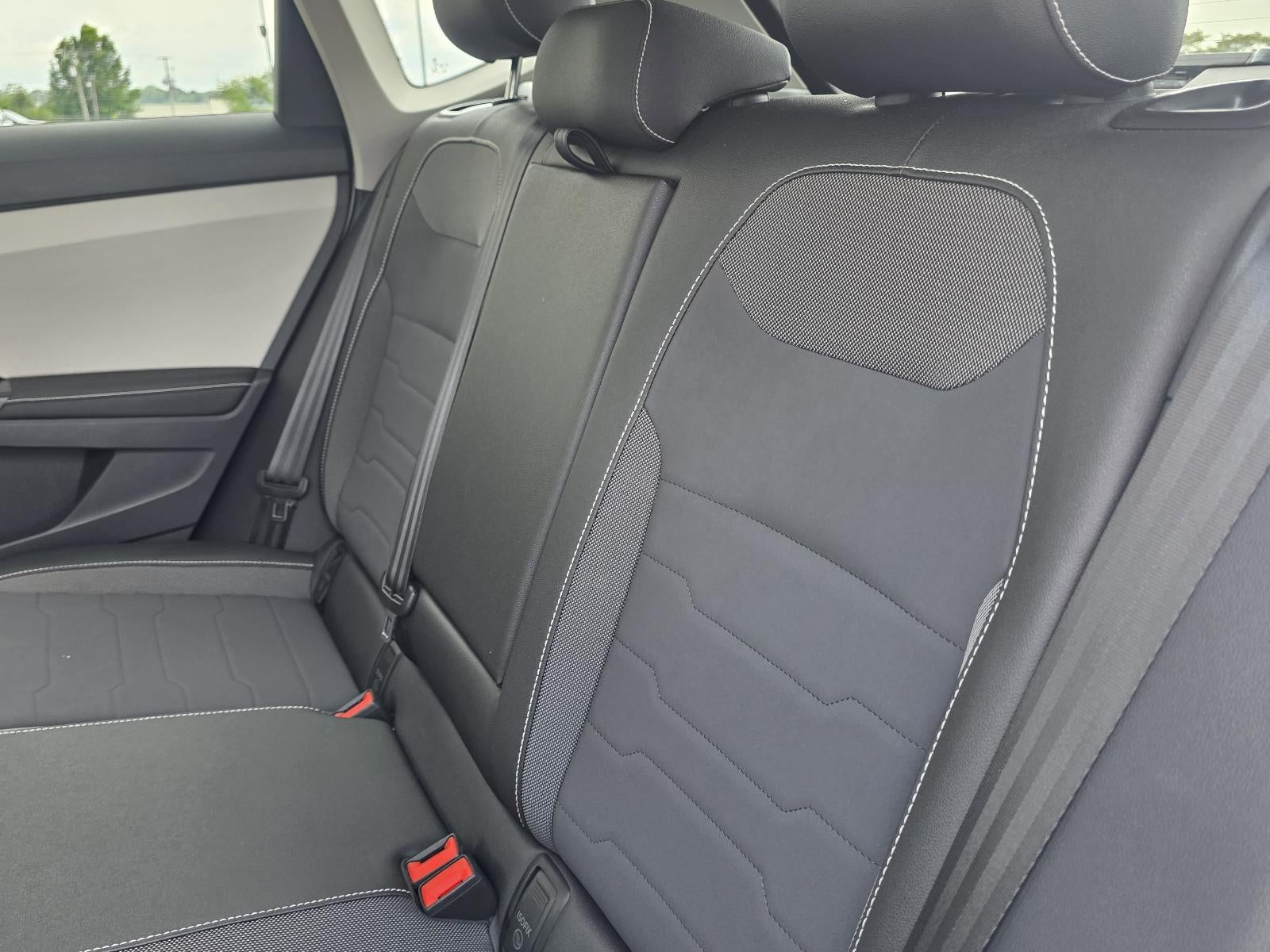2025 Volkswagen Taos SE FWD