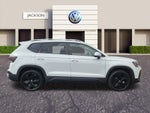 2025 Volkswagen Taos SE FWD