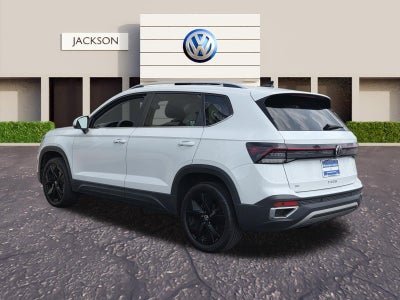 2025 Volkswagen Taos SE FWD