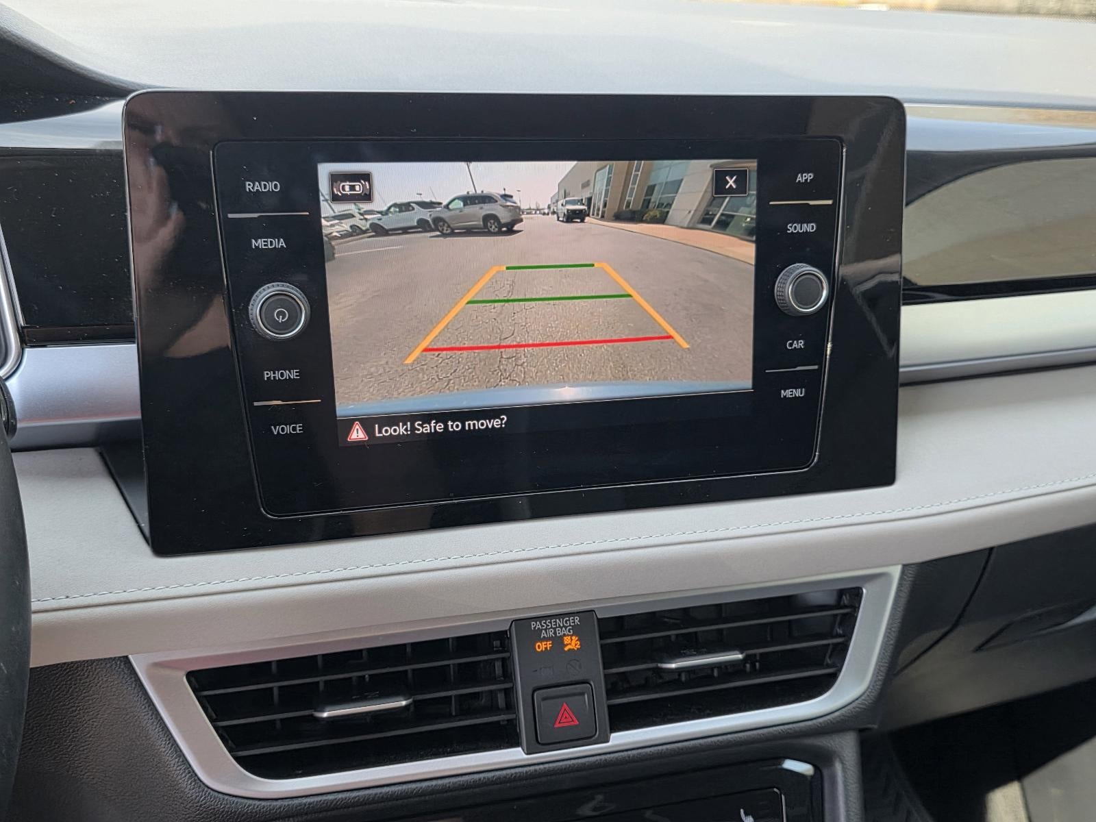 2025 Volkswagen Taos SE FWD