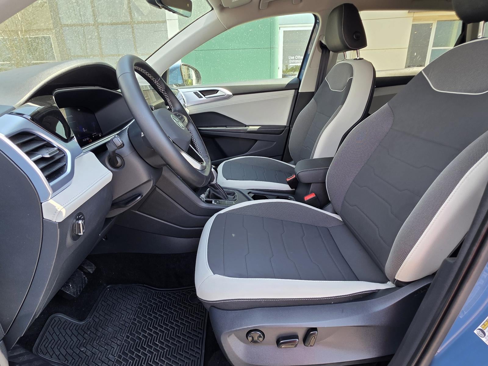 2025 Volkswagen Taos SE FWD