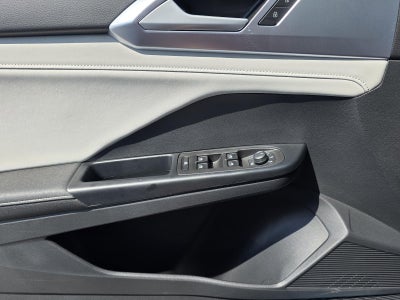 2025 Volkswagen Taos SE FWD