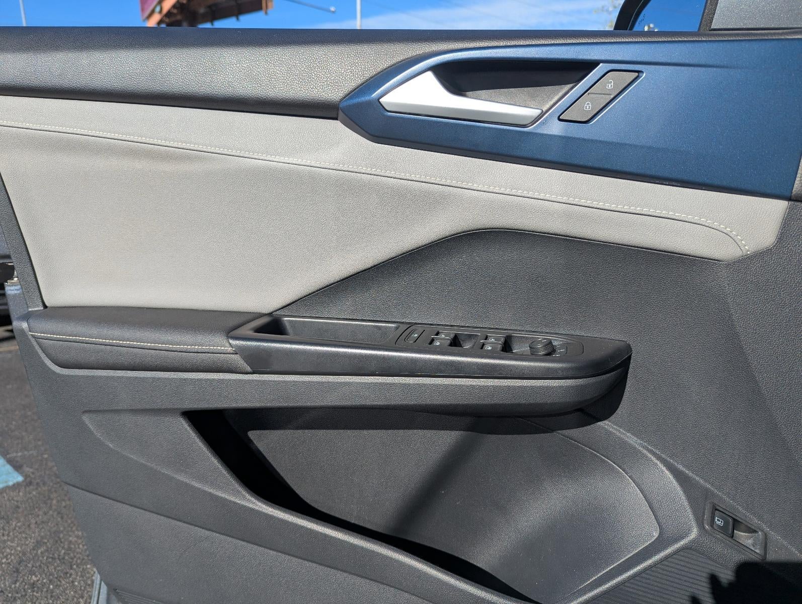 2024 Volkswagen Taos SE FWD