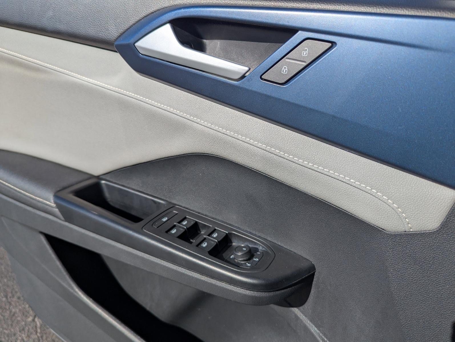 2024 Volkswagen Taos SE FWD