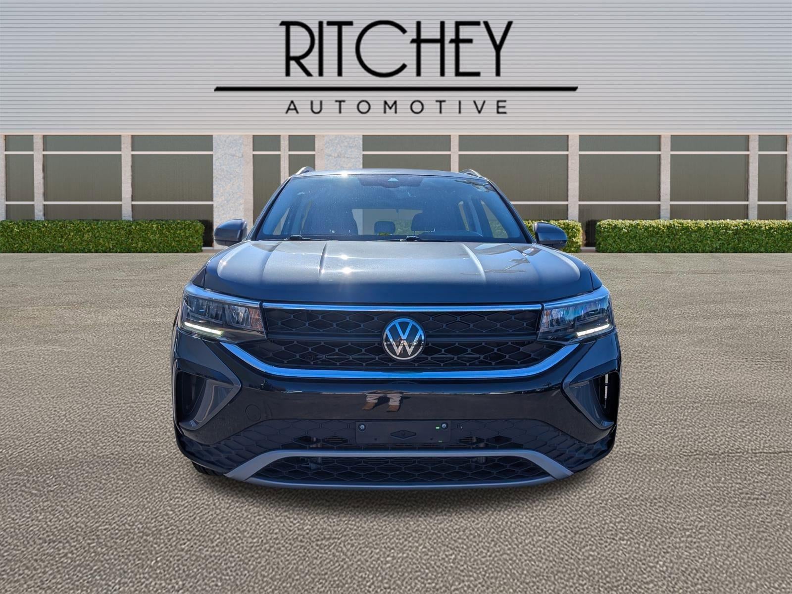 2024 Volkswagen Taos SE FWD