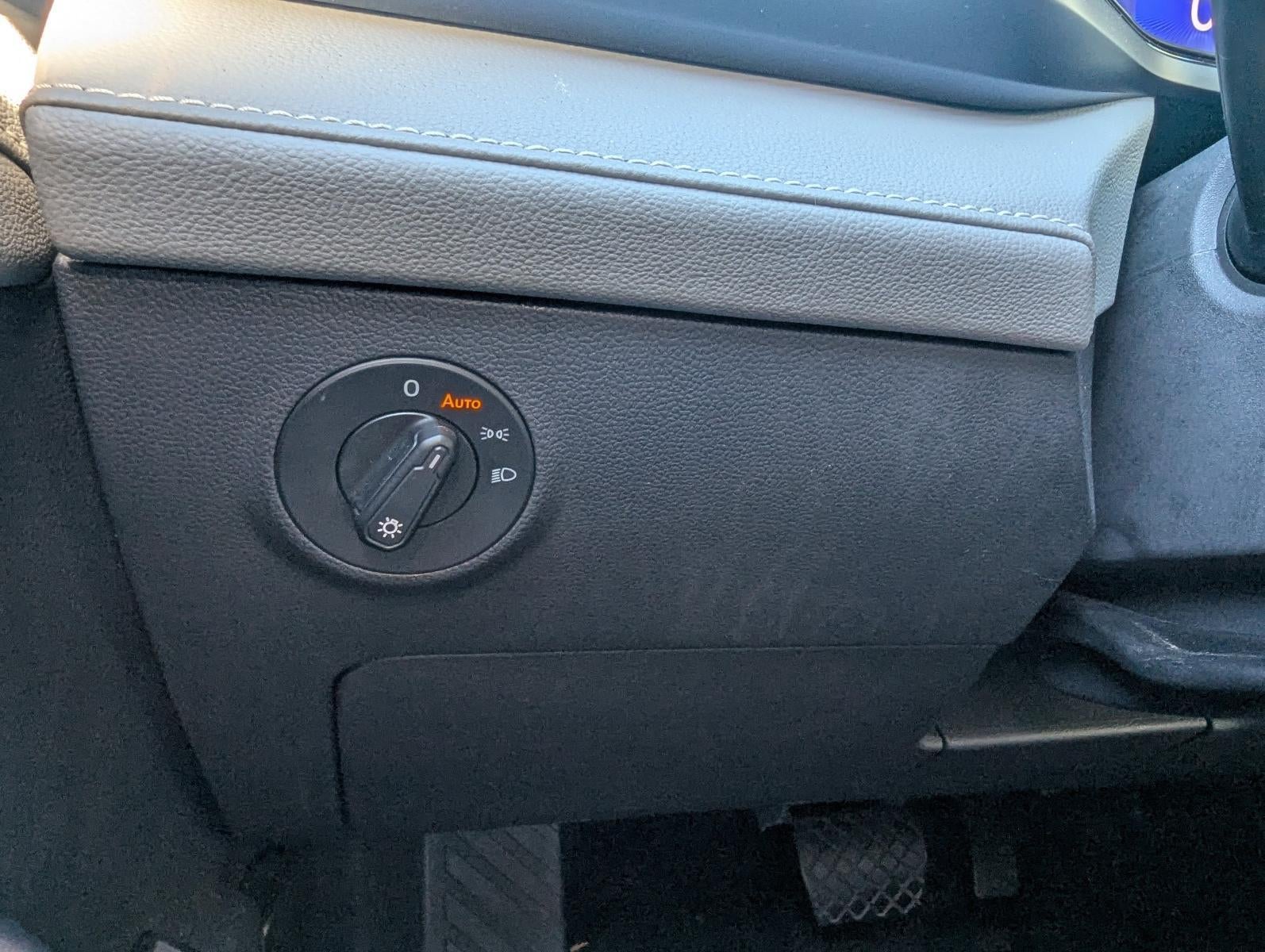 2024 Volkswagen Taos SE FWD