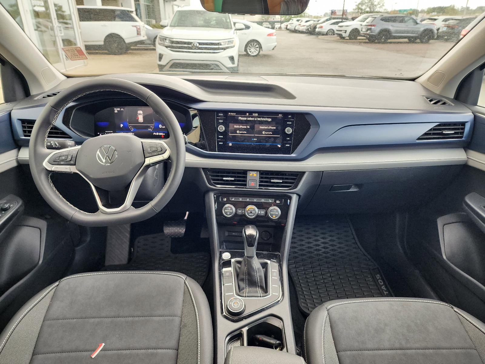 2024 Volkswagen Taos SE 4MOTION