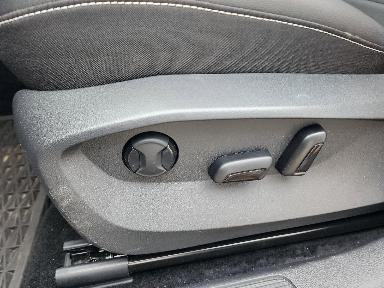 2024 Volkswagen Taos SE 4MOTION