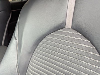 2020 Toyota Camry SE Auto (SE)