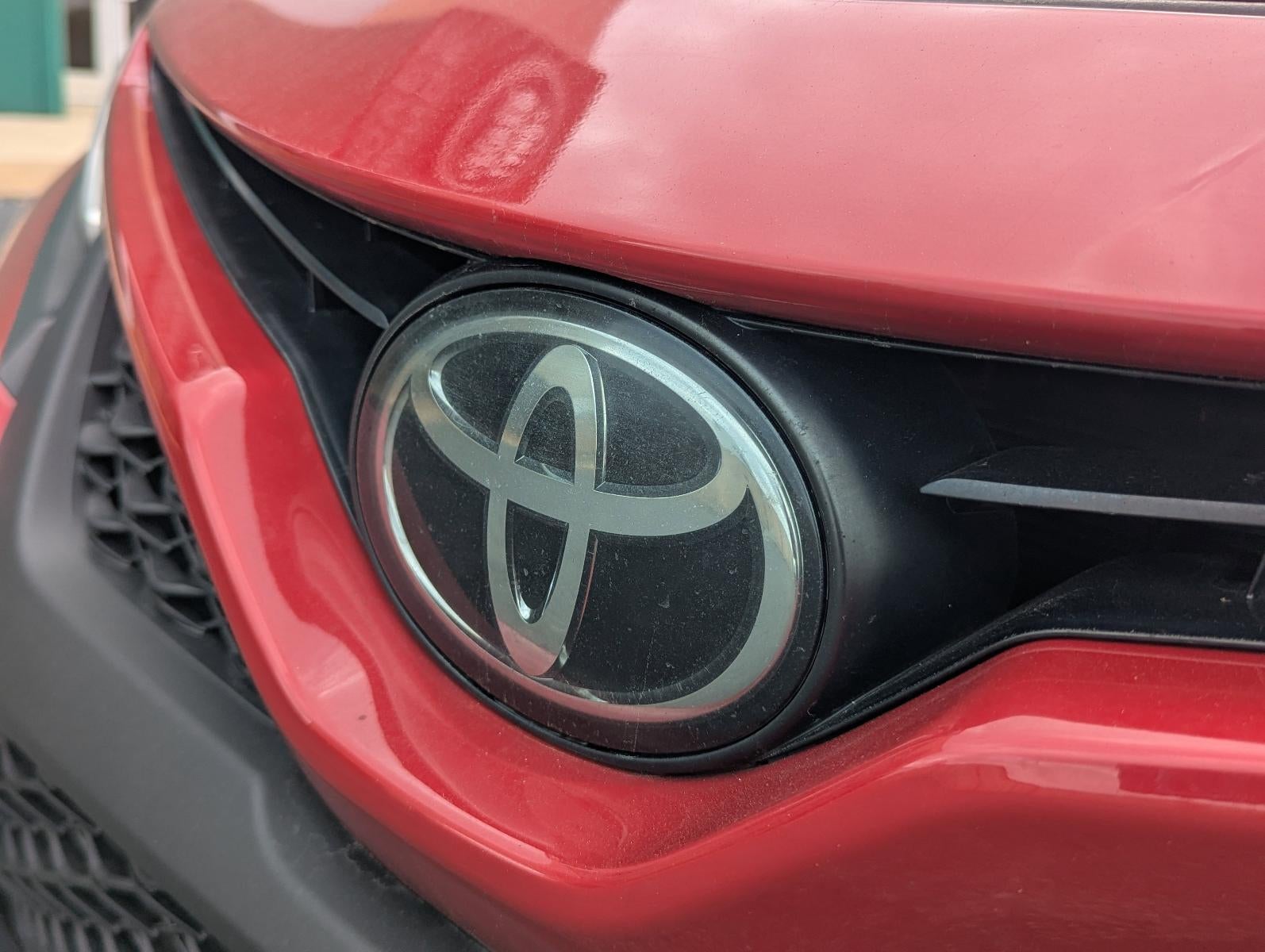 2020 Toyota Camry SE Auto (SE)