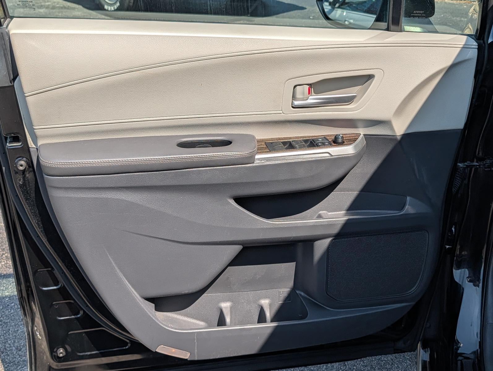 2021 Toyota Sienna XLE FWD 7-Passenger (Natl)