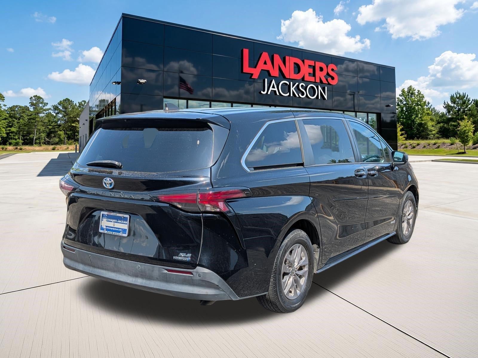 2021 Toyota Sienna XLE FWD 7-Passenger (Natl)