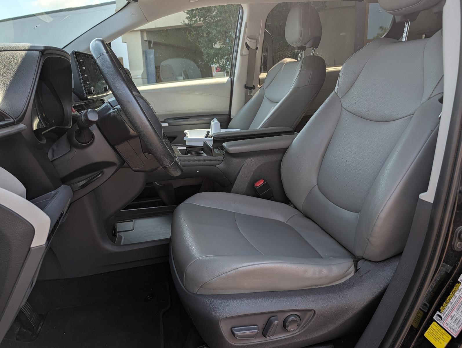 2021 Toyota Sienna XLE FWD 7-Passenger (Natl)