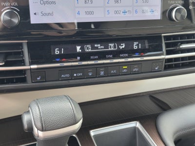 2023 Toyota Sienna XLE FWD 7-Passenger (Natl)