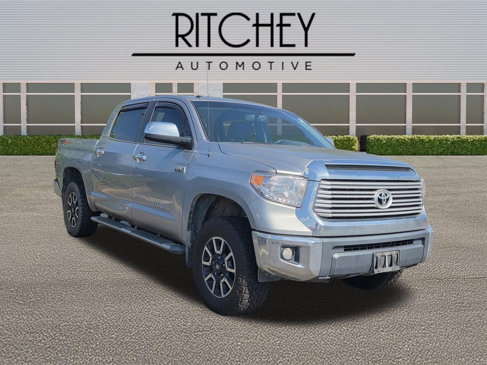2017 Toyota Tundra 4WD 4WD Limited CrewMax 5.5' Bed 5.7L FFV (SE)