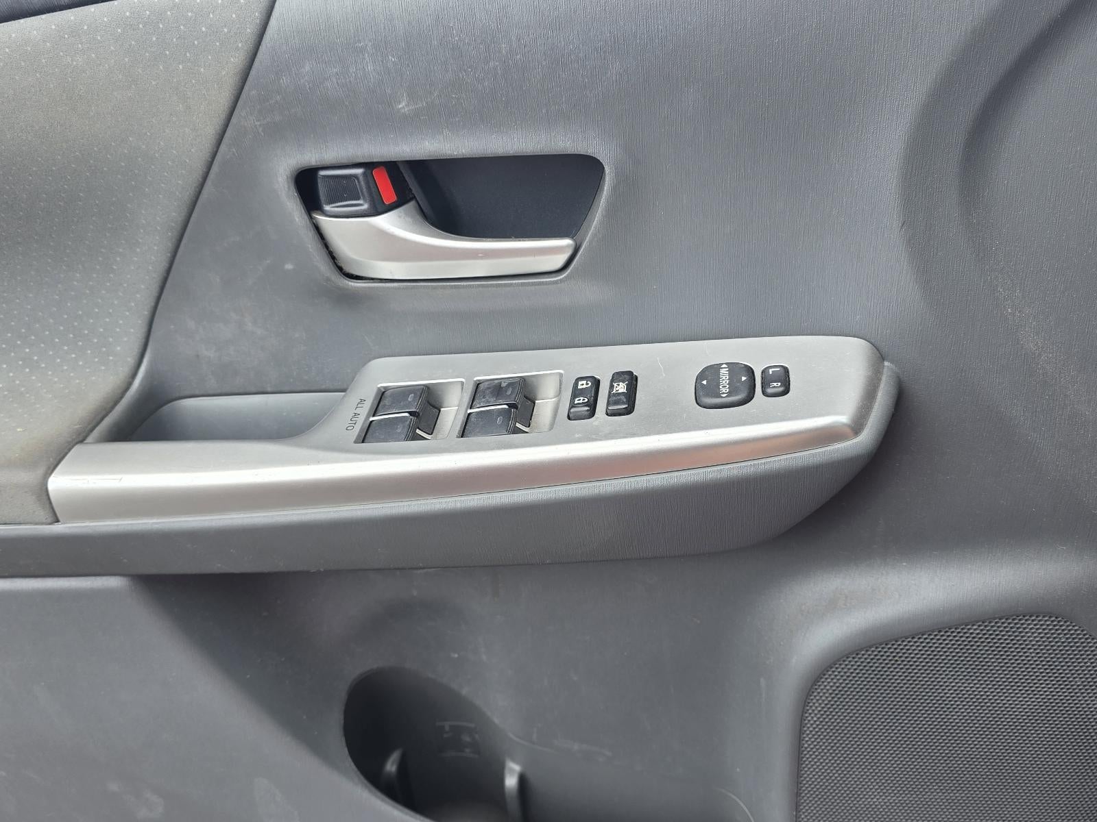 2012 Toyota Prius v 5dr Wgn Five (Natl)