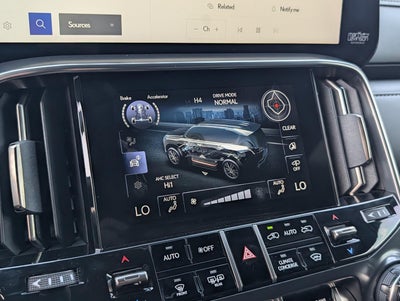2025 Lexus LX 700h Luxury 4WD
