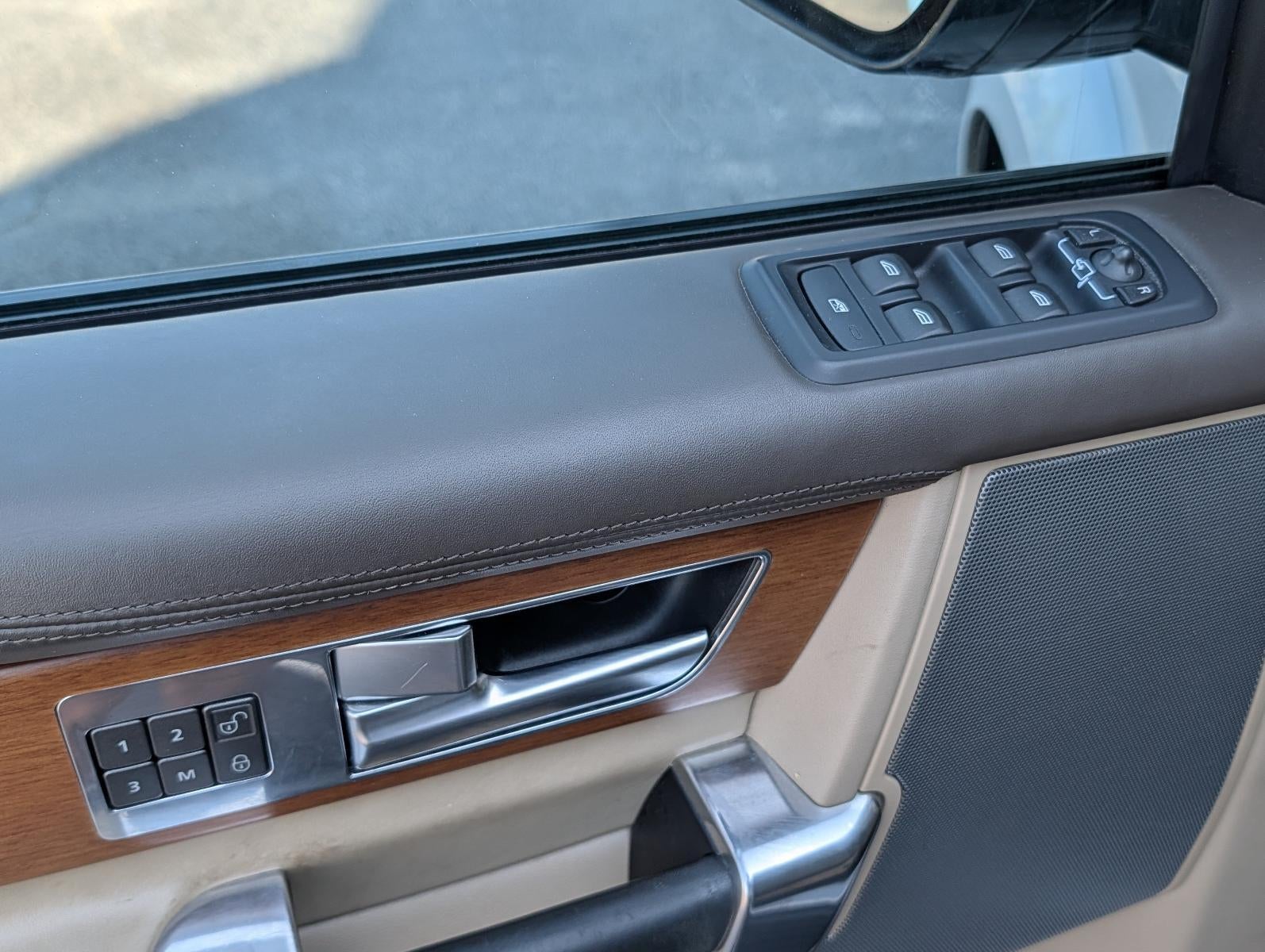 2016 Land Rover LR4 4WD 4dr HSE LUX Landmark Edition