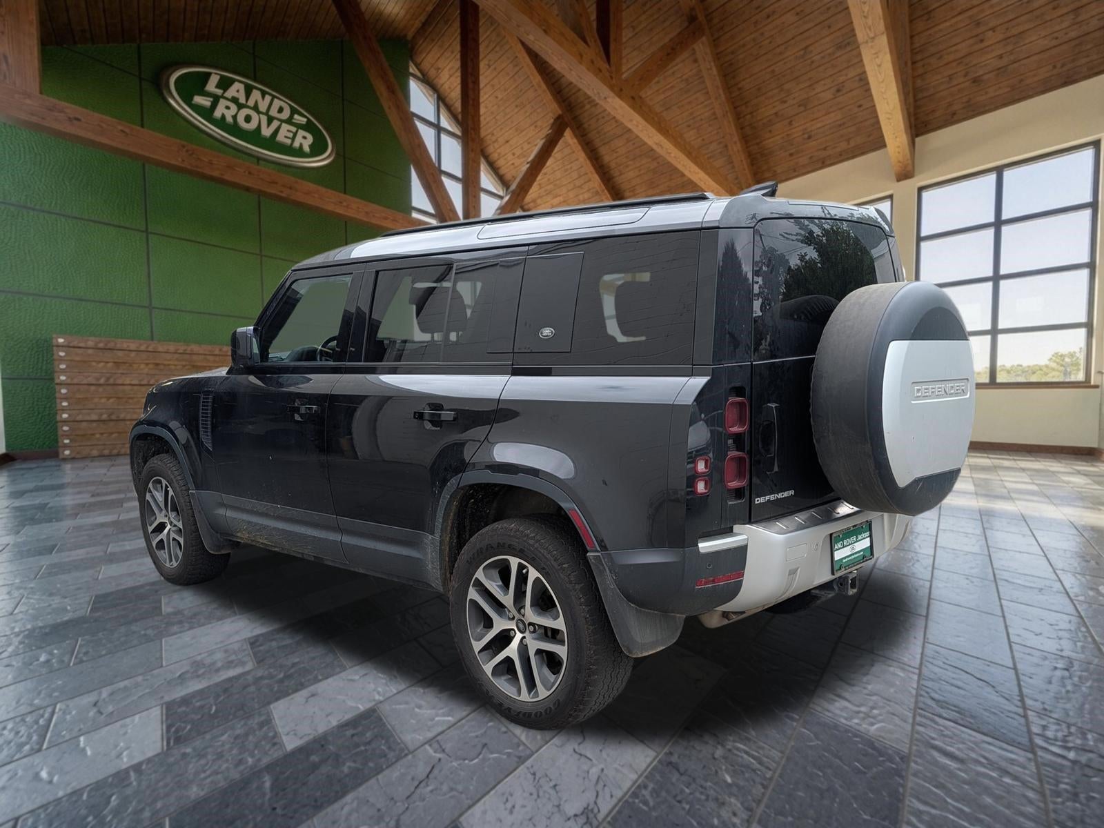2024 Land Rover Defender 110 P400 X-Dynamic SE