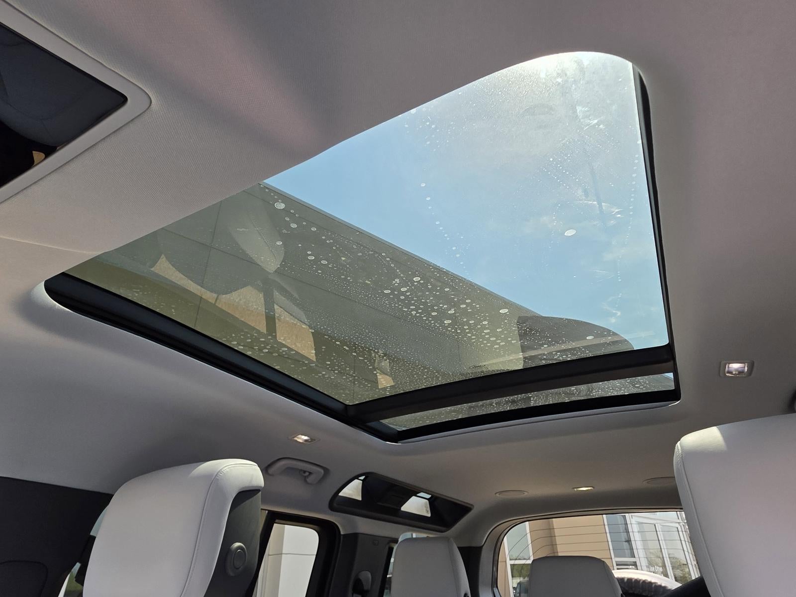 2025 Land Rover Defender 110 P500 X-Dynamic SE